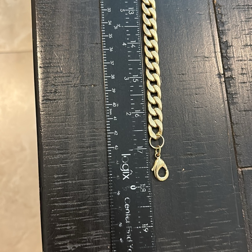 Chunky Gold Tone Link Chain Statement Necklace - Picture 6 of 6